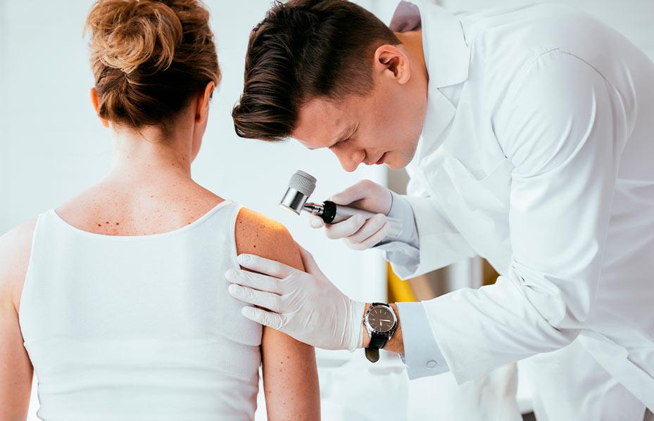¿Qué es una dermatoscopia y para qué sirve?